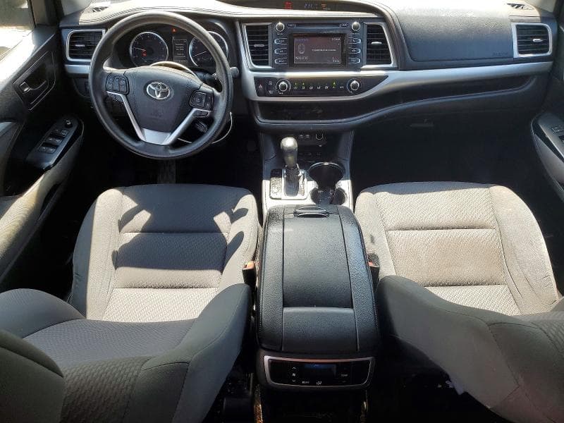 2018 TOYOTA HIGHLANDER LE 8
