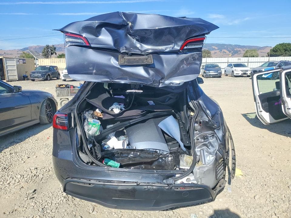 2023 TESLA MODEL Y 6