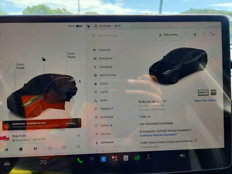 2025 TESLA MODEL Y 9