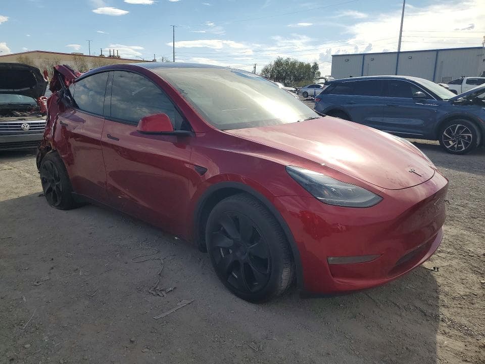 2024 TESLA MODEL Y 4