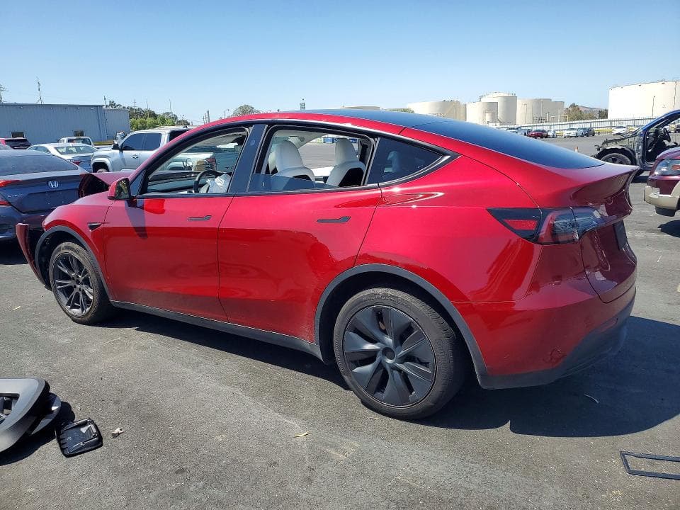 2024 TESLA MODEL Y 2