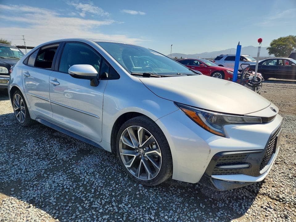 2021 TOYOTA COROLLA XSE 4