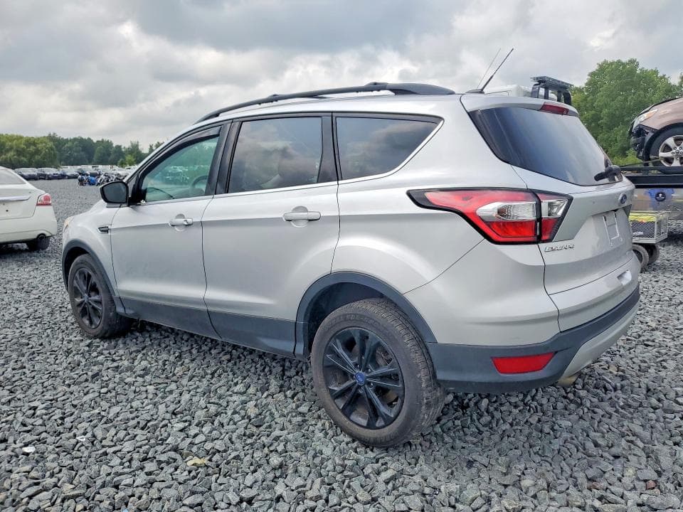 2017 FORD ESCAPE SE 2