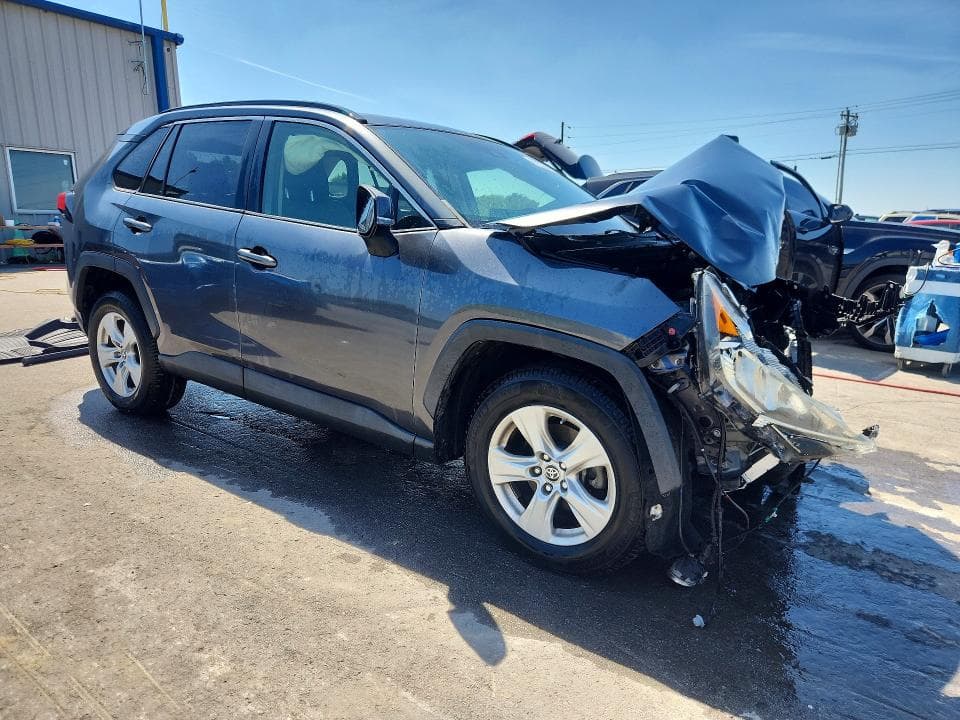 2019 TOYOTA RAV4 XLE 4