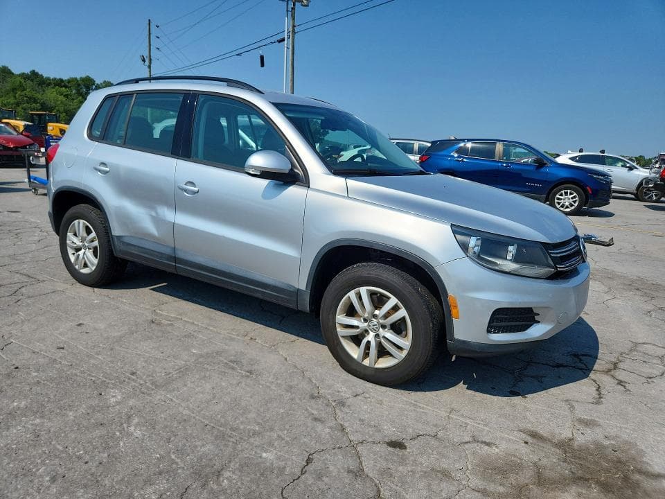 2017 VOLKSWAGEN TIGUAN S 4