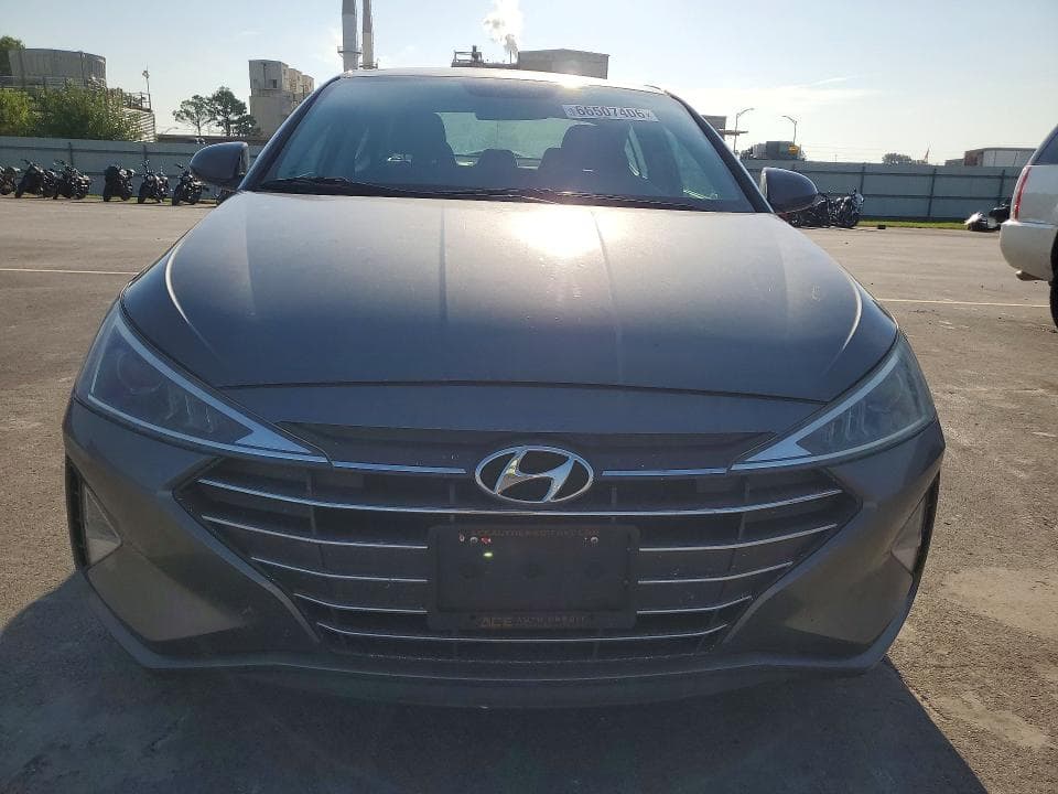2019 HYUNDAI ELANTRA SE 5