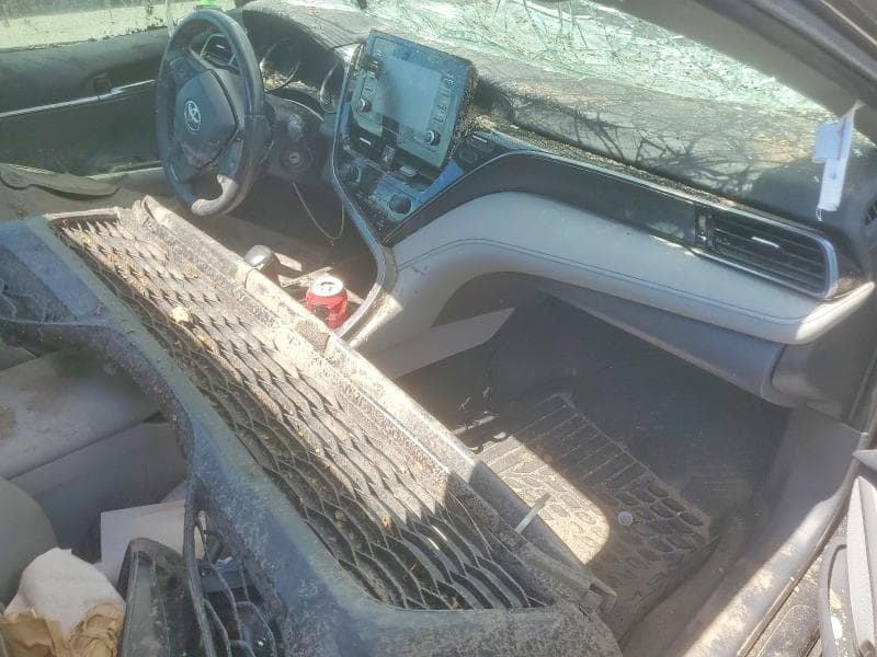 2021 TOYOTA CAMRY SE 8