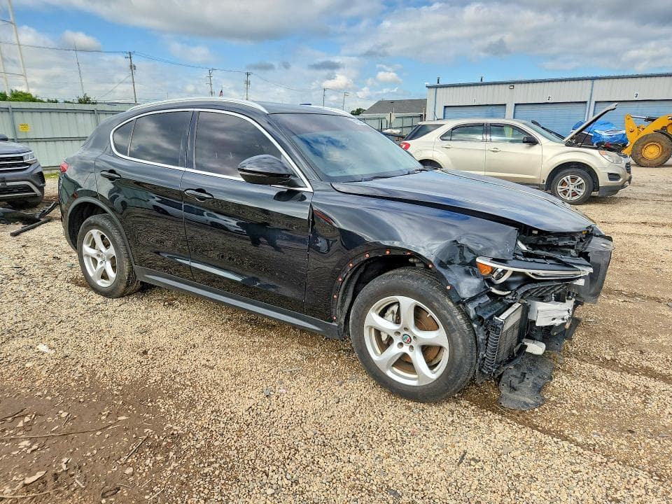 2018 ALFA ROMEO STELVIO 4
