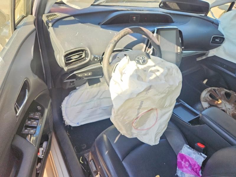 2017 TOYOTA PRIUS PRIME ADVANCED 8