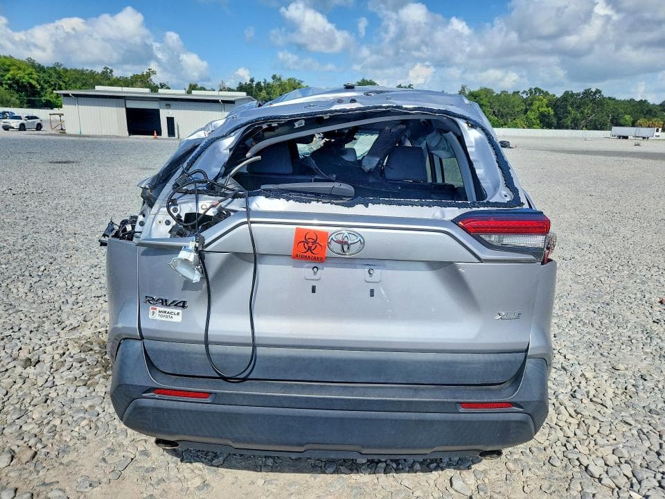 2021 TOYOTA RAV4 XLE 6
