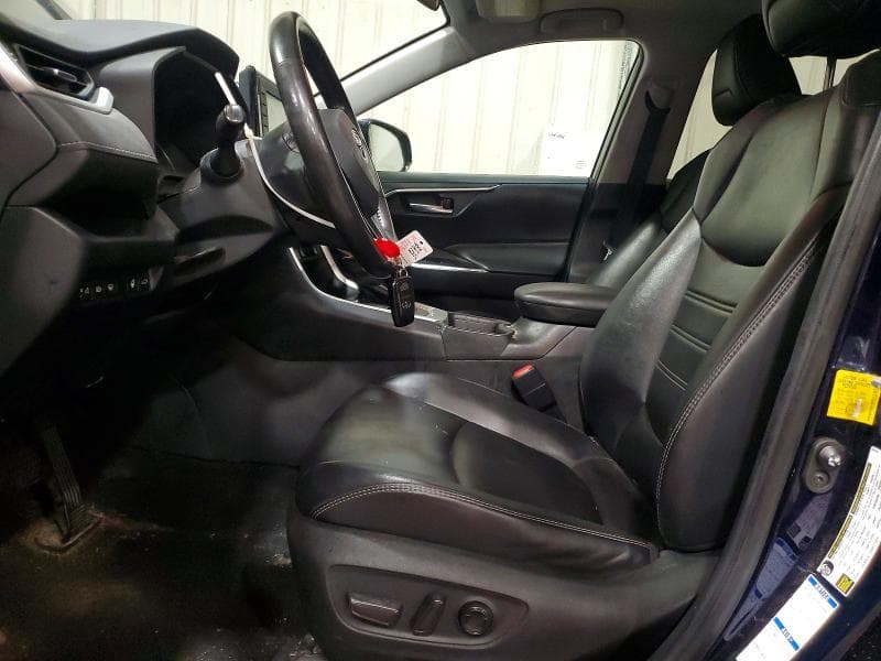 2019 TOYOTA RAV4 XLE PREMIUM 7