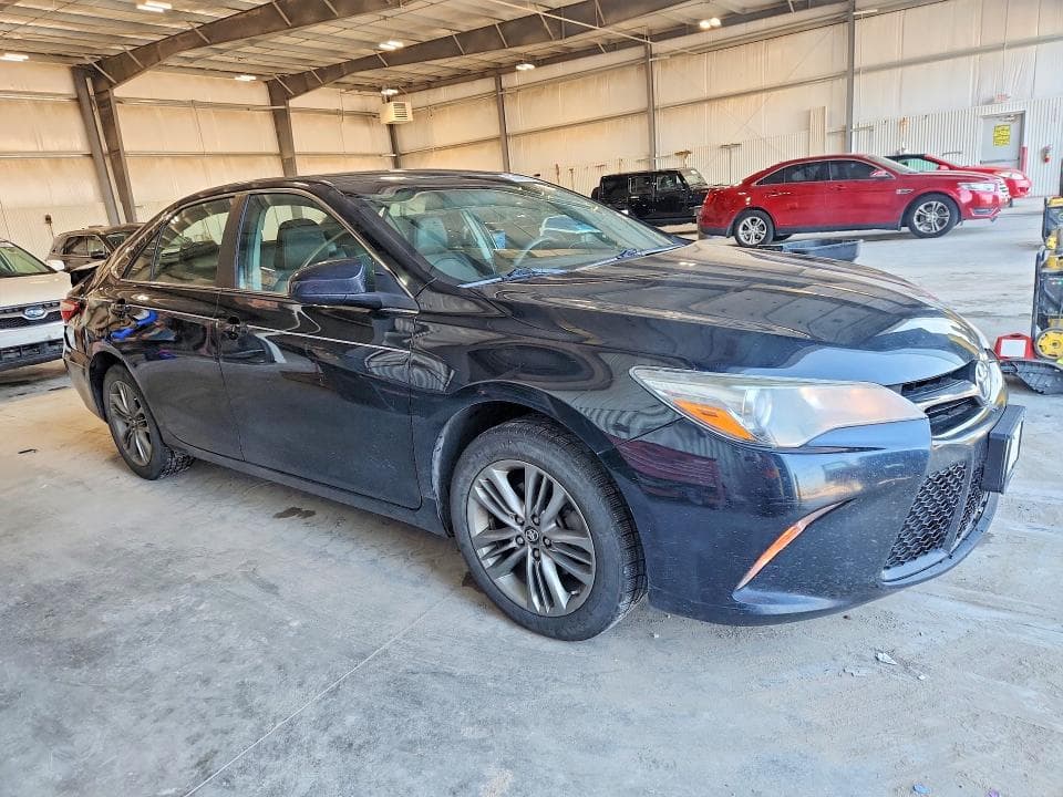 2017 TOYOTA CAMRY SE 4