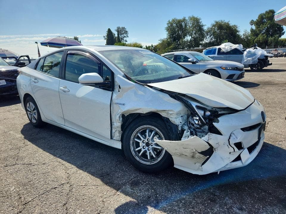 2018 TOYOTA PRIUS THREE 4