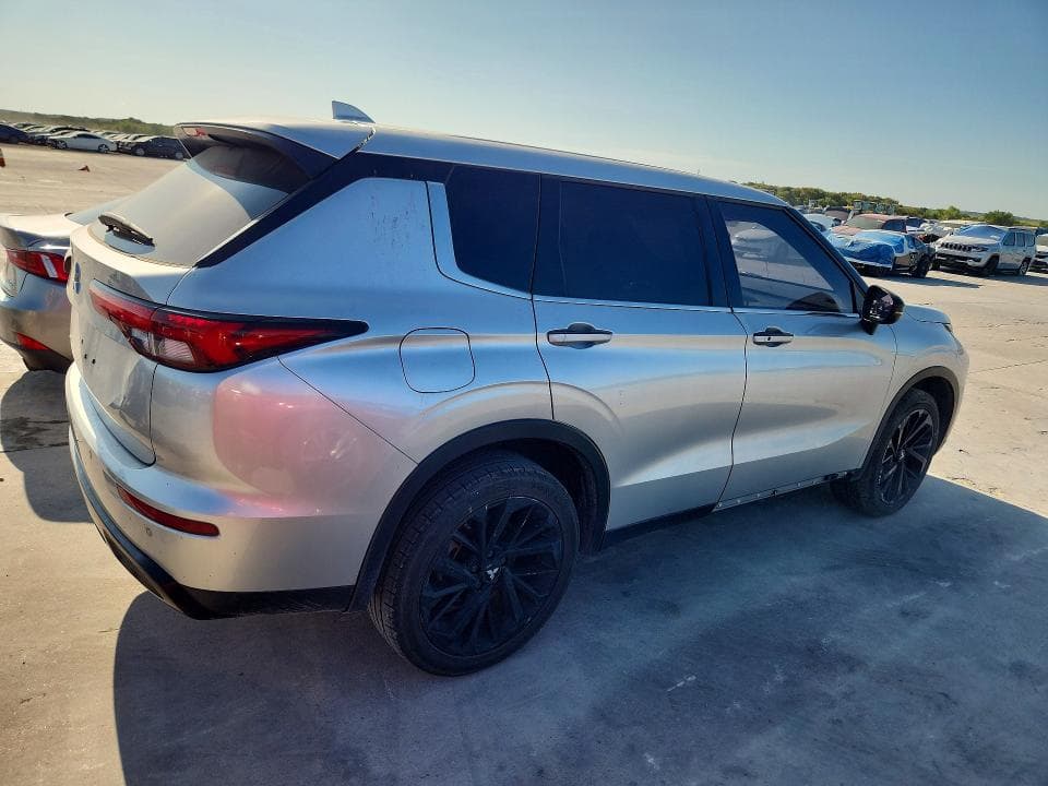 2022 MITSUBISHI OUTLANDER SE 3
