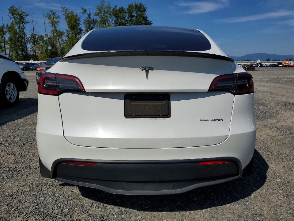 2023 TESLA MODEL Y 6
