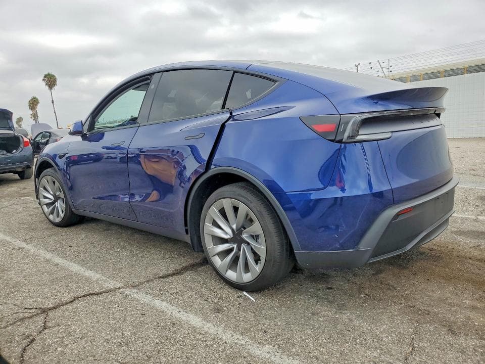 2026 TESLA MODEL Y 2