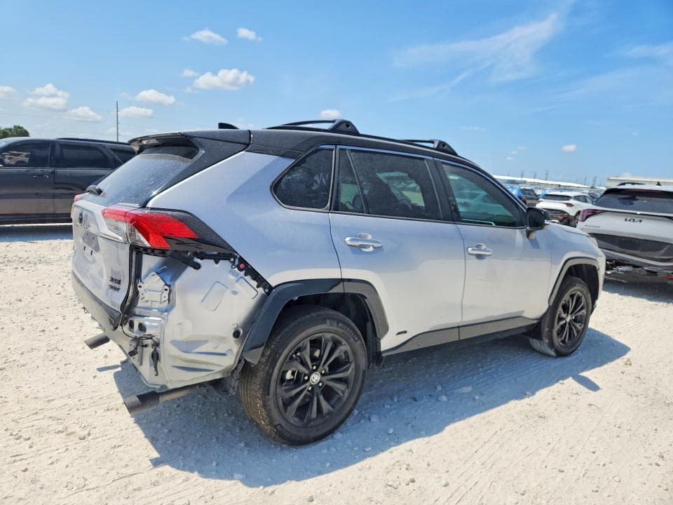 2025 TOYOTA RAV4 XSE 3