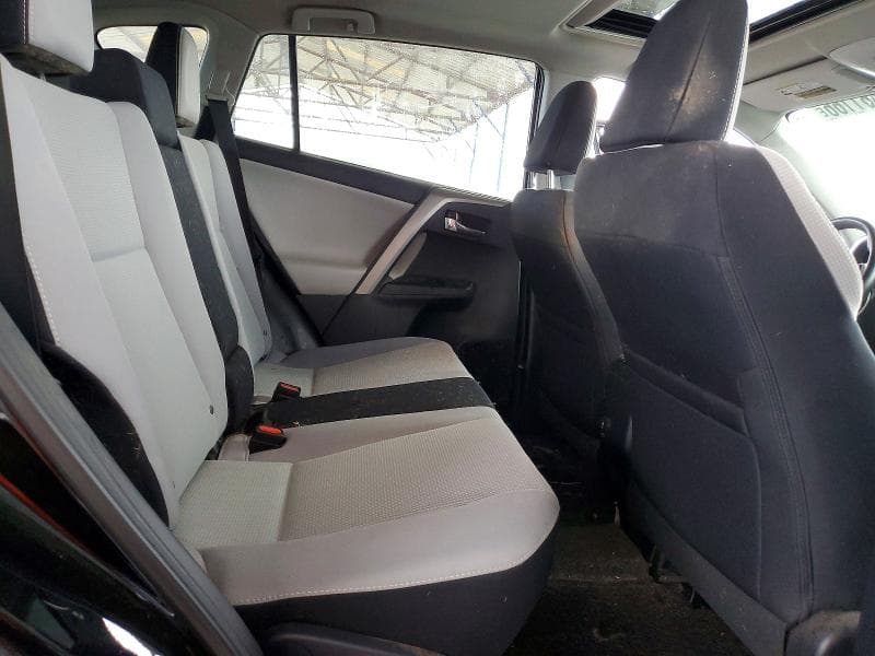 2017 TOYOTA RAV4 XLE 10