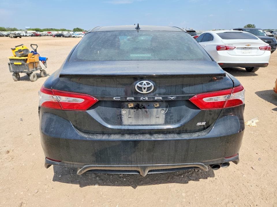 2020 TOYOTA CAMRY SE 6