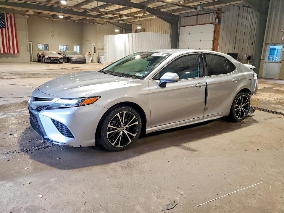 2019 TOYOTA CAMRY SE - 1