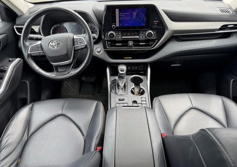 2023 TOYOTA HIGHLANDER XLE 9