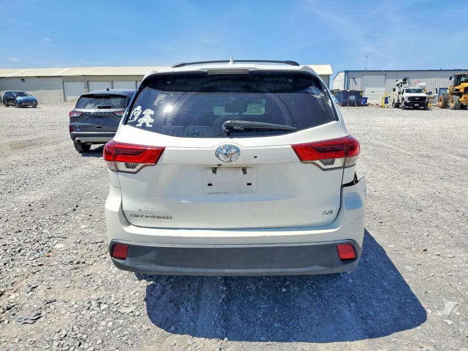 2017 TOYOTA HIGHLANDER LE PLUS 6