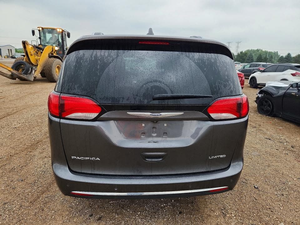 2018 CHRYSLER PACIFICA LIMITED 6