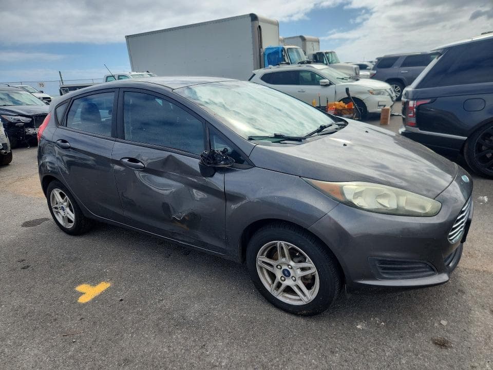 2017 FORD FIESTA SE 4