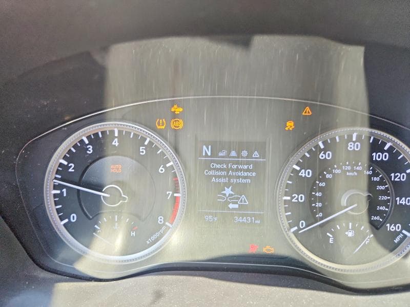 2020 HYUNDAI SANTA FE SE 9
