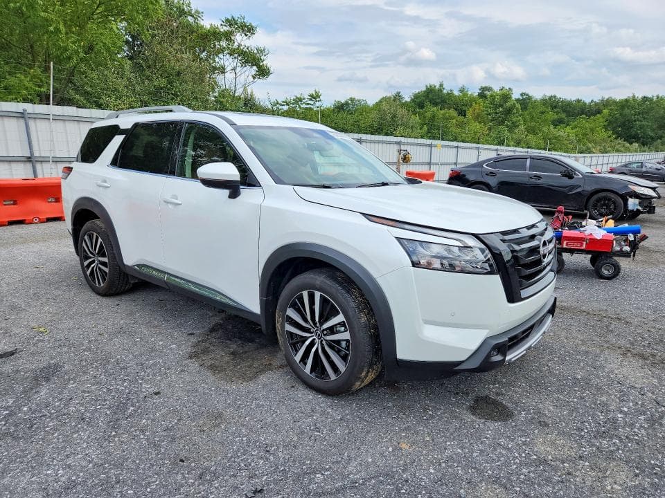 2025 NISSAN PATHFINDER PLATINUM 4