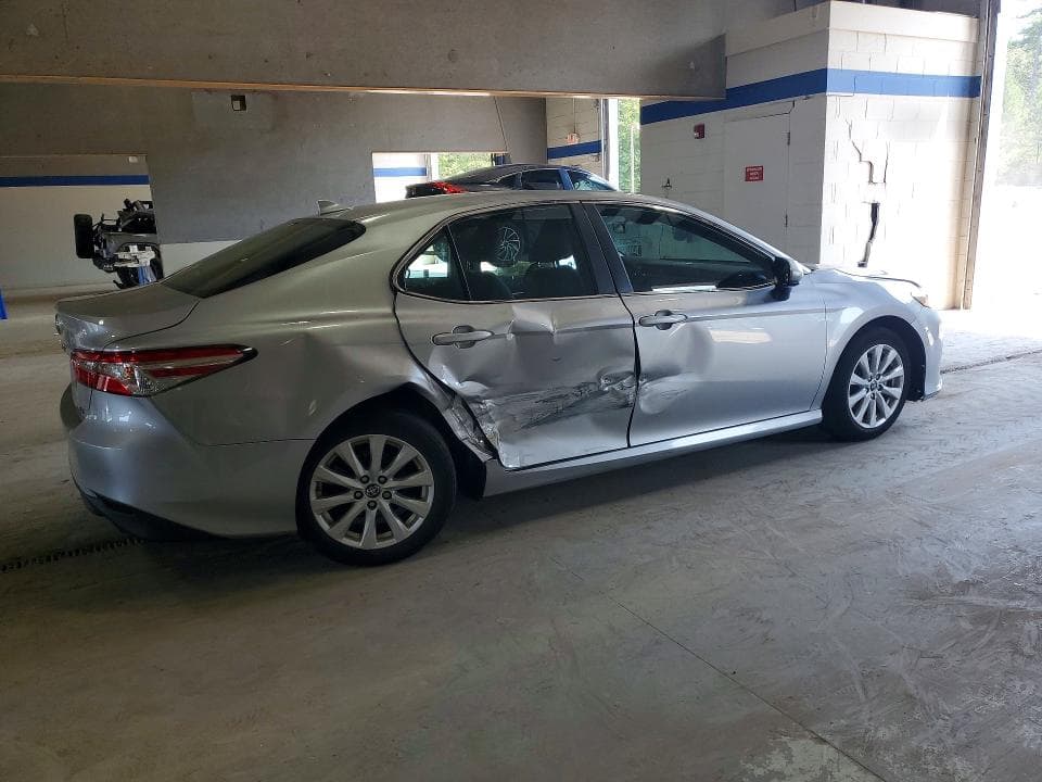 2019 TOYOTA CAMRY LE 3