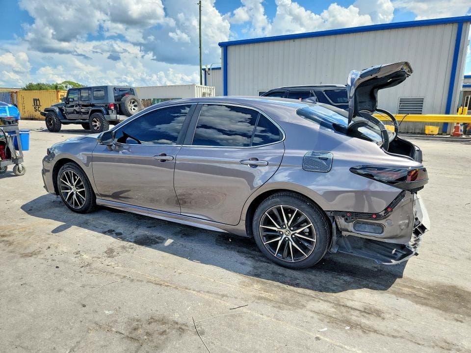 2023 TOYOTA CAMRY SE 2