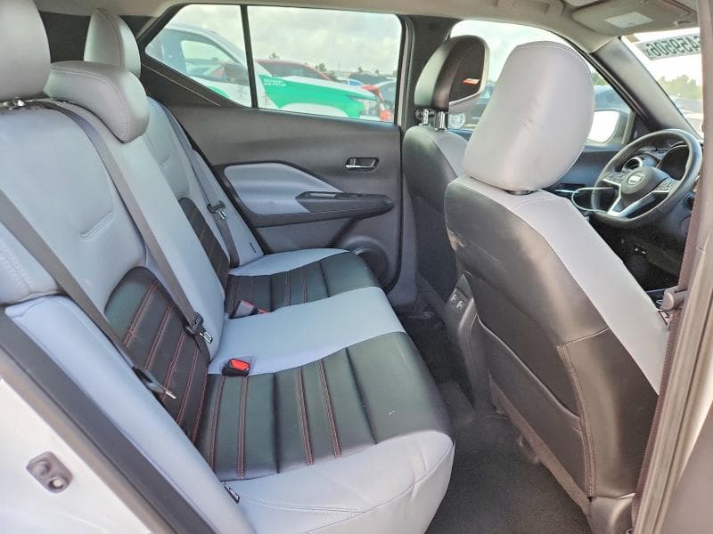 2021 NISSAN KICKS SR 10