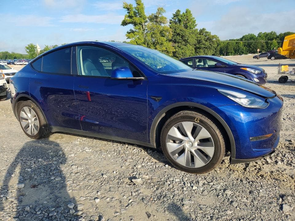 2023 TESLA MODEL Y 4