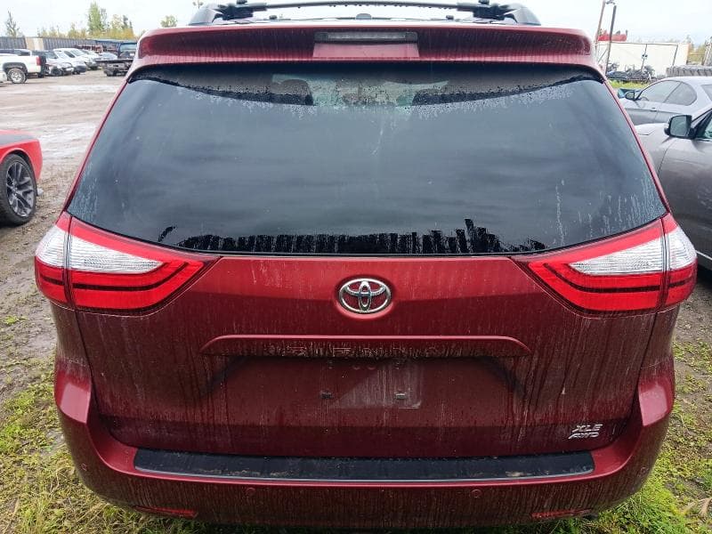 2017 TOYOTA SIENNA XLE 7-PASSENGER 6