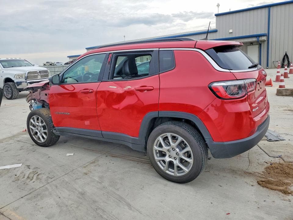 2024 JEEP COMPASS LATITUDE LUX 2