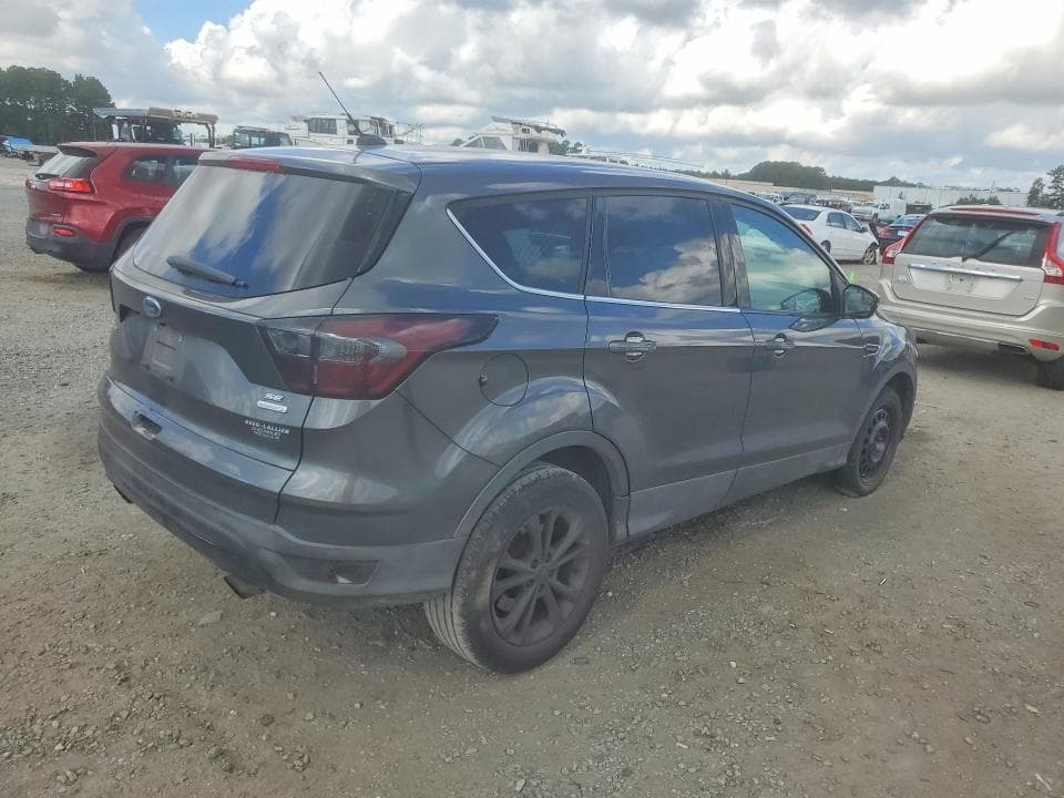 2017 FORD ESCAPE SE 3