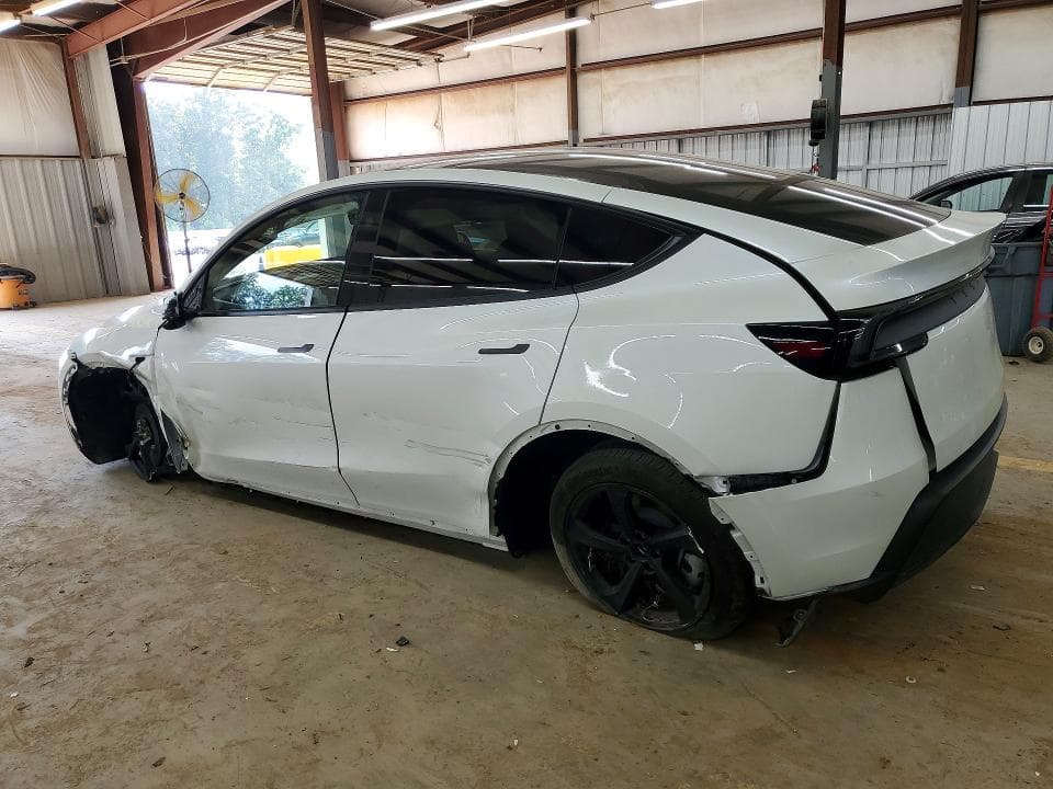 2026 TESLA MODEL Y 2