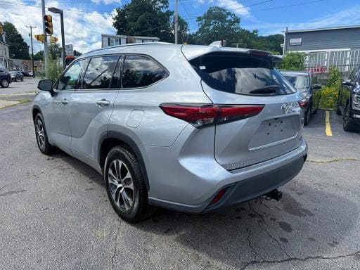 2020 TOYOTA HIGHLANDER XLE 2