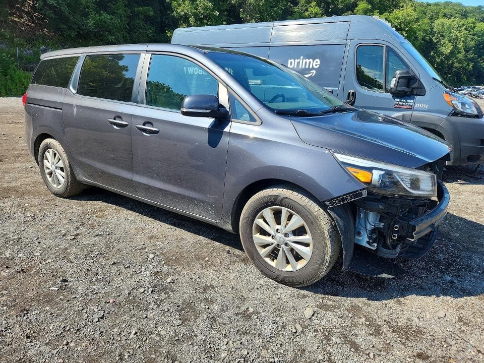 2017 KIA SEDONA LX 4
