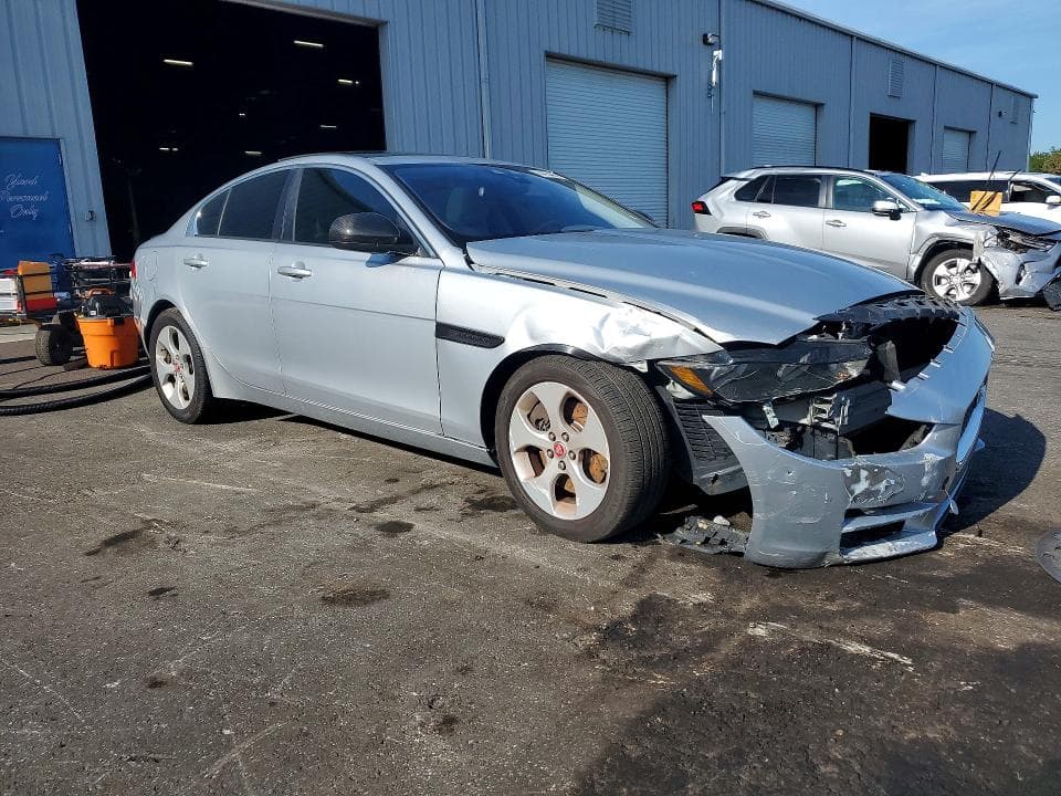 2017 JAGUAR XE 4