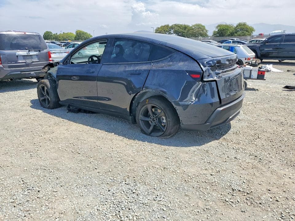 2026 TESLA MODEL Y 2