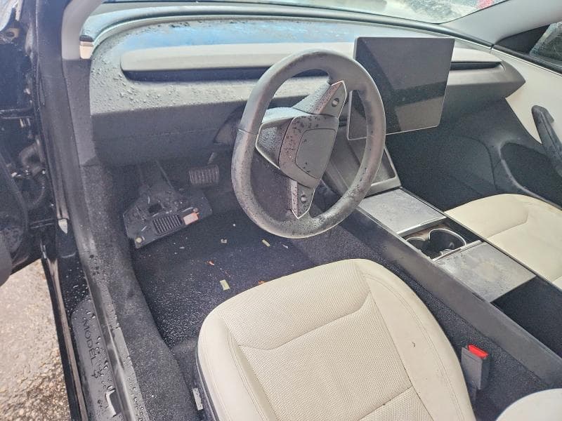2025 TESLA MODEL 3 8