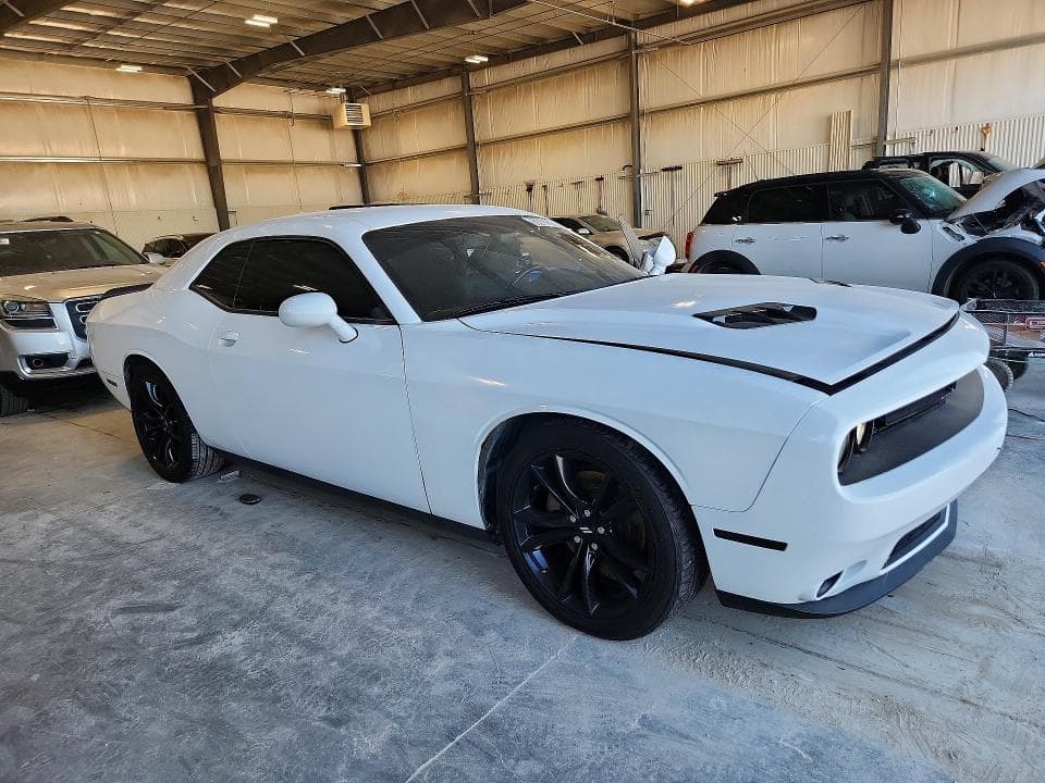 2018 DODGE CHALLENGER SXT 4