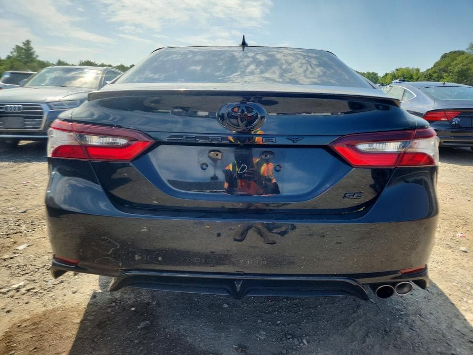 2022 TOYOTA CAMRY SE 6