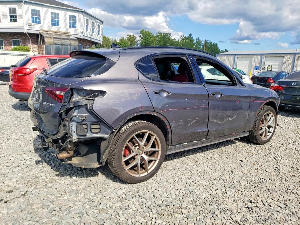 2018 ALFA ROMEO STELVIO TI SPORT 3