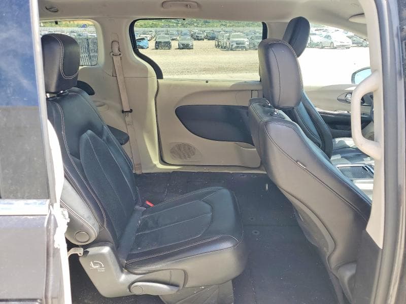 2022 CHRYSLER PACIFICA TOURING L 10