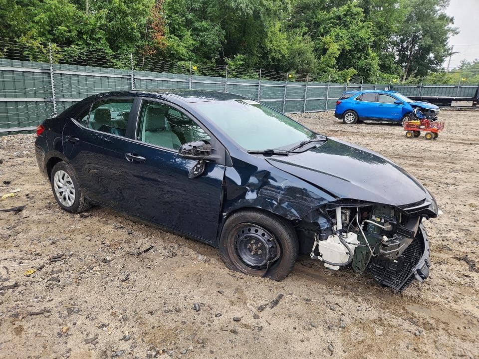 2017 TOYOTA COROLLA LE 4