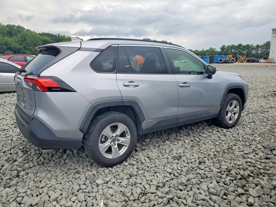 2021 TOYOTA RAV4 LE 3