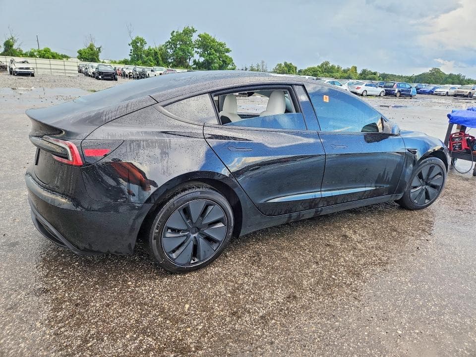 2025 TESLA MODEL 3 3